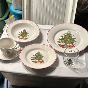 Vintage Six-Piece Cuthbertson Christmas Tree Dinnerware Set